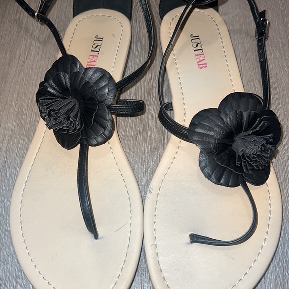 Black flower flat sandals size US 7.5 - Picture 7 of 11